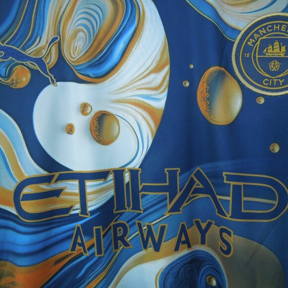 Manchester City concept edition jersey, large - Picture 4 of 11